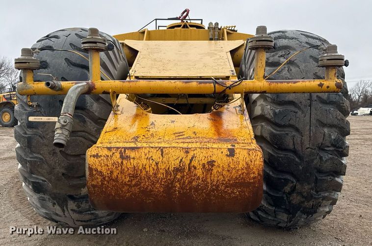 image for item DM5553 1978 Caterpillar 637D water wagon