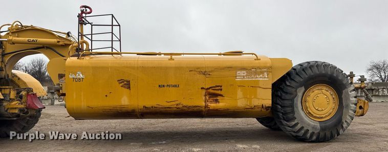 image for item DM5553 1978 Caterpillar 637D water wagon