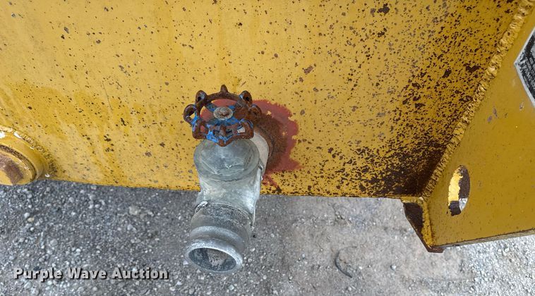 image for item DM5553 1978 Caterpillar 637D water wagon