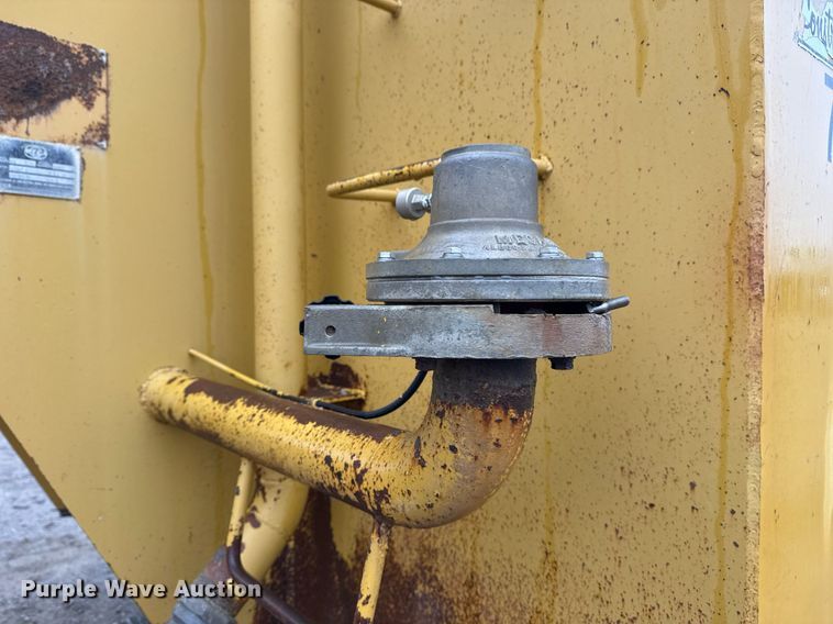 image for item DM5553 1978 Caterpillar 637D water wagon