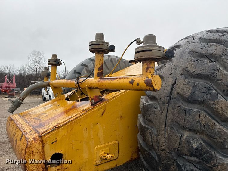 image for item DM5553 1978 Caterpillar 637D water wagon