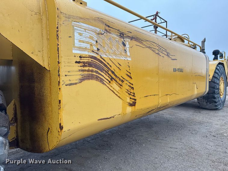 image for item DM5553 1978 Caterpillar 637D water wagon