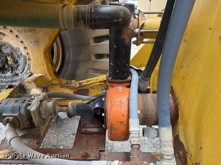 image for item DM5553 1978 Caterpillar 637D water wagon