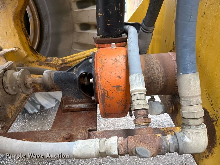 image for item DM5553 1978 Caterpillar 637D water wagon