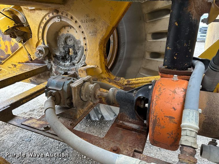 image for item DM5553 1978 Caterpillar 637D water wagon