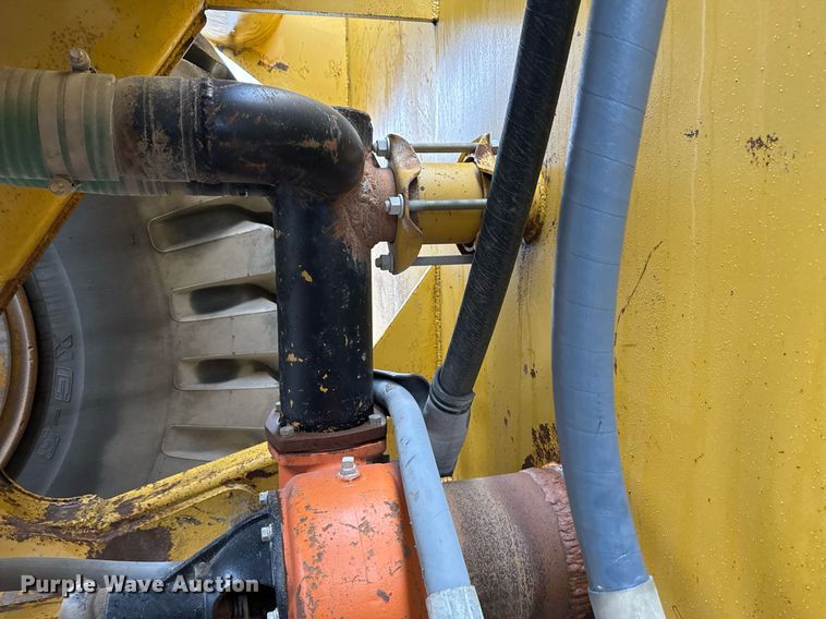 image for item DM5553 1978 Caterpillar 637D water wagon