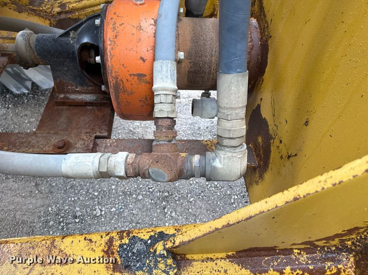 image for item DM5553 1978 Caterpillar 637D water wagon