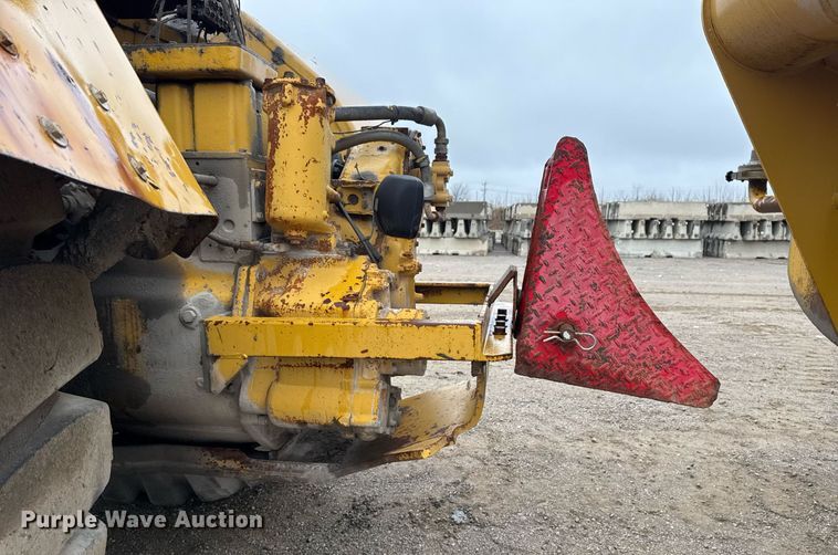 image for item DM5553 1978 Caterpillar 637D water wagon