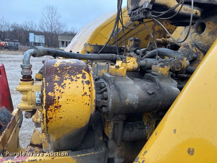 image for item DM5553 1978 Caterpillar 637D water wagon