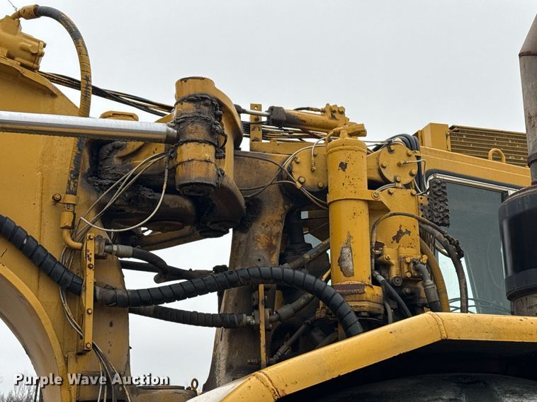 image for item DM5553 1978 Caterpillar 637D water wagon