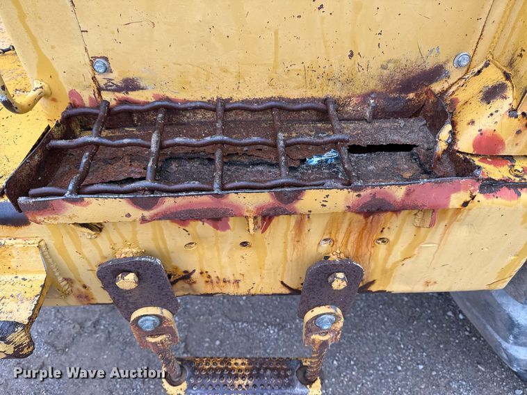 image for item DM5553 1978 Caterpillar 637D water wagon