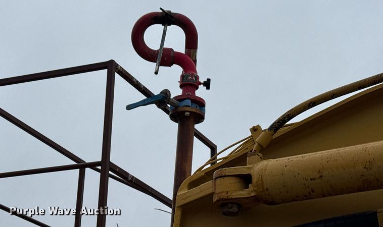 image for item DM5553 1978 Caterpillar 637D water wagon