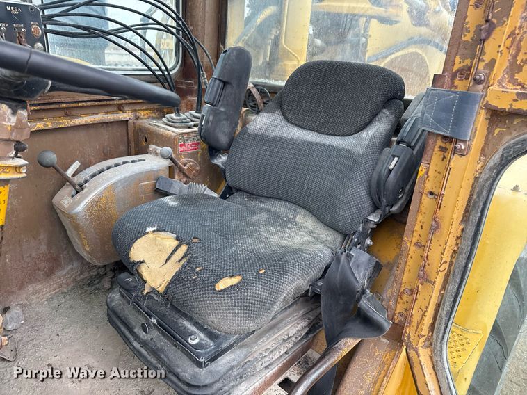 image for item DM5553 1978 Caterpillar 637D water wagon