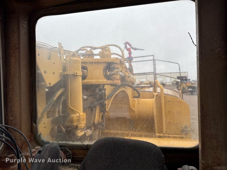 image for item DM5553 1978 Caterpillar 637D water wagon