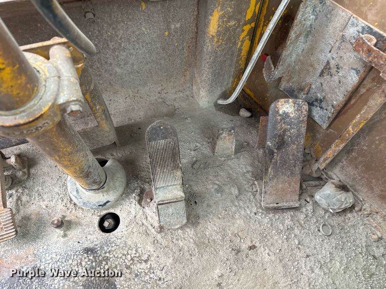 image for item DM5553 1978 Caterpillar 637D water wagon