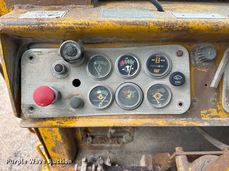 image for item DM5553 1978 Caterpillar 637D water wagon