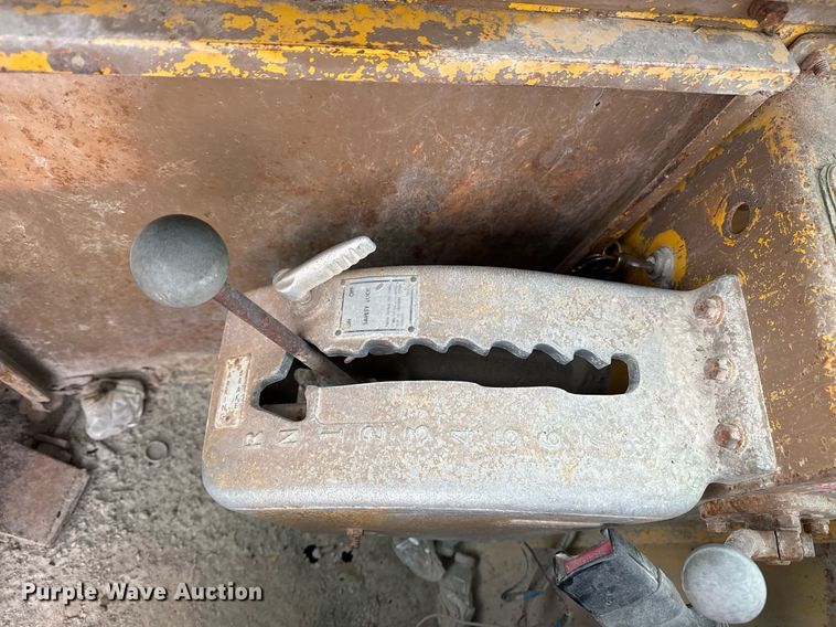 image for item DM5553 1978 Caterpillar 637D water wagon