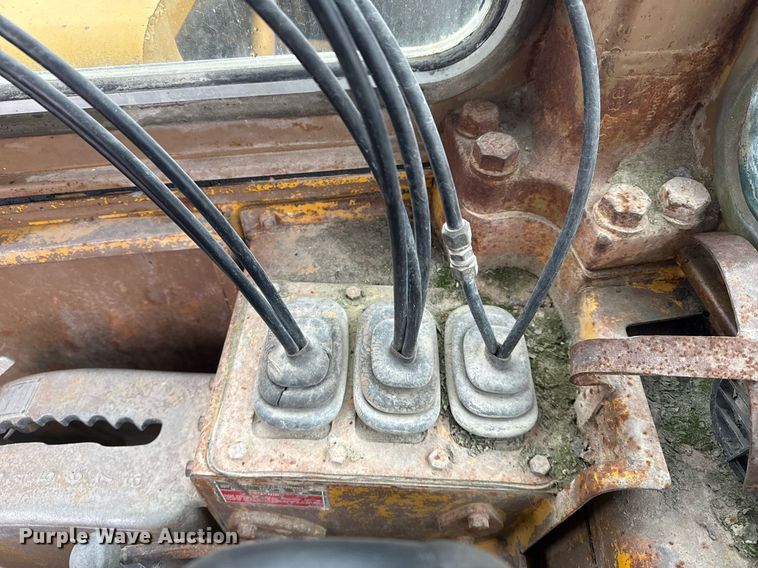 image for item DM5553 1978 Caterpillar 637D water wagon