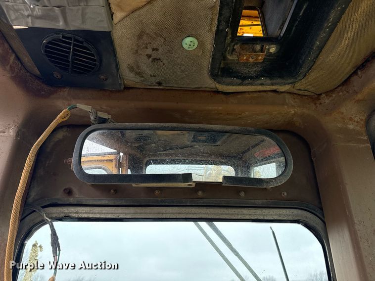 image for item DM5553 1978 Caterpillar 637D water wagon