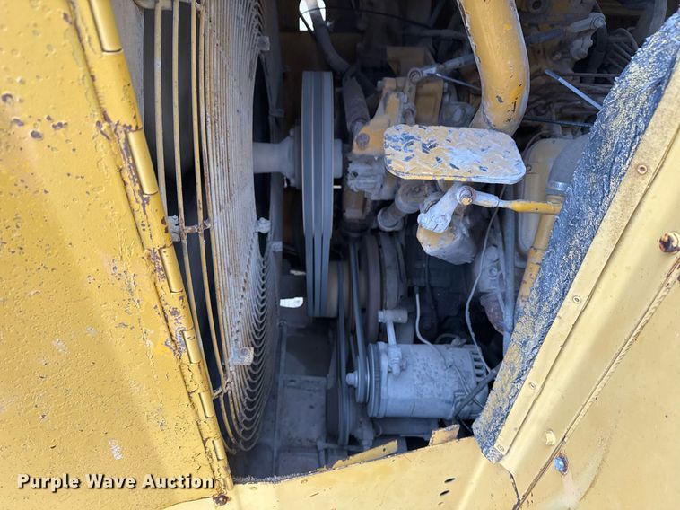 image for item DM5553 1978 Caterpillar 637D water wagon