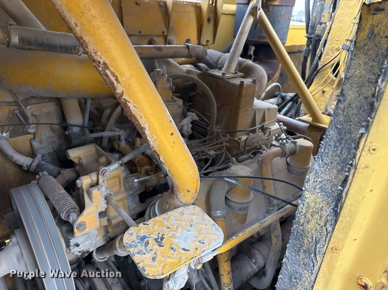 image for item DM5553 1978 Caterpillar 637D water wagon