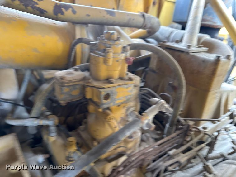 image for item DM5553 1978 Caterpillar 637D water wagon