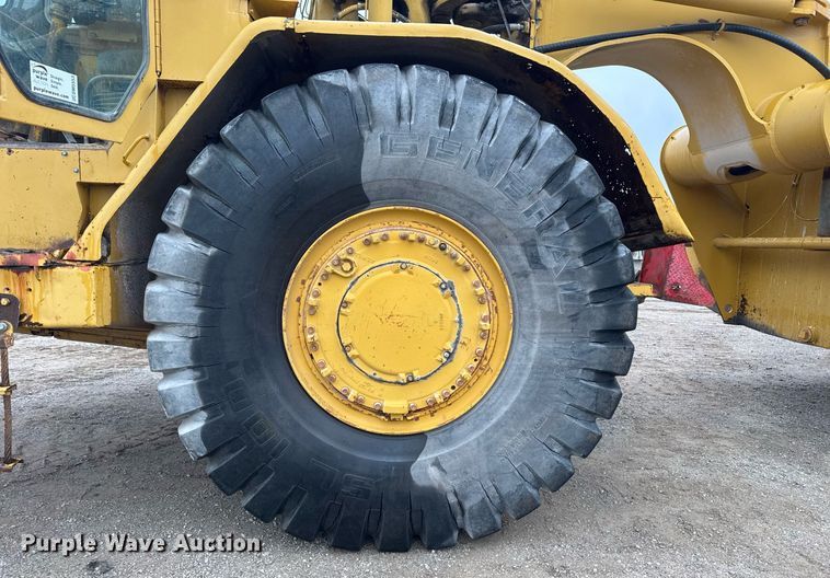 image for item DM5553 1978 Caterpillar 637D water wagon