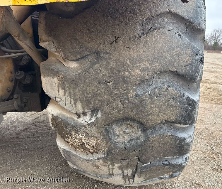 image for item DM5553 1978 Caterpillar 637D water wagon