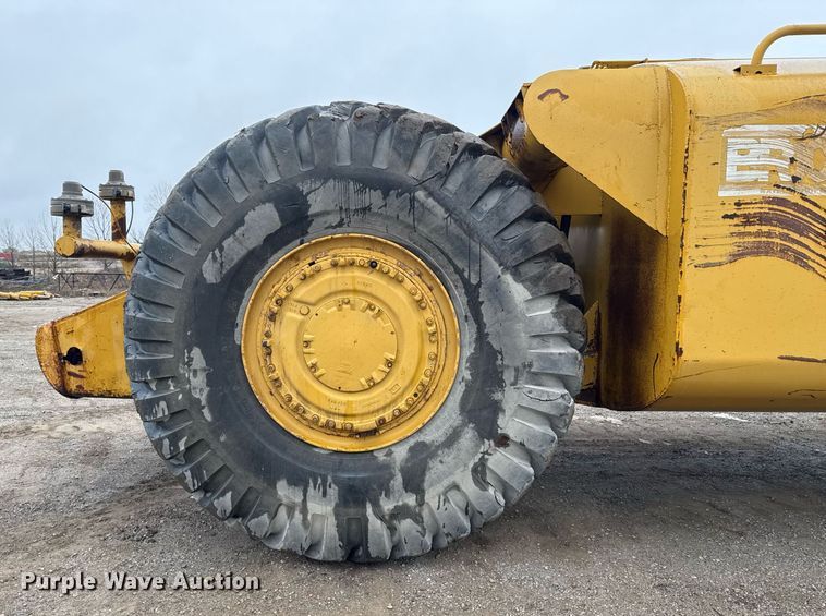 image for item DM5553 1978 Caterpillar 637D water wagon