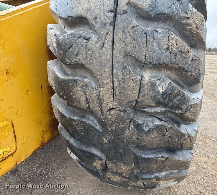 image for item DM5553 1978 Caterpillar 637D water wagon