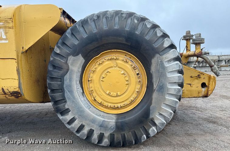 image for item DM5553 1978 Caterpillar 637D water wagon