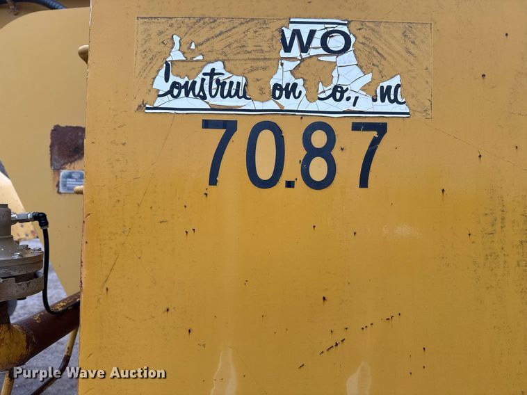 image for item DM5553 1978 Caterpillar 637D water wagon