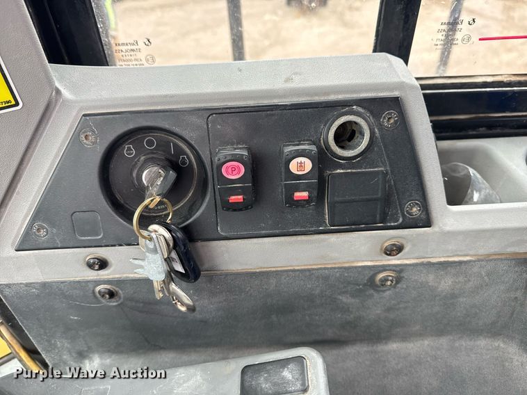 image for item DM5555 2011 Caterpillar 980K wheel loader