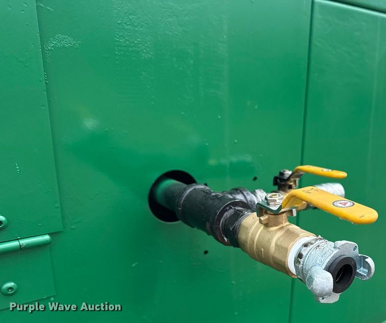 image for item DM5561 Sullair 185 air compressor