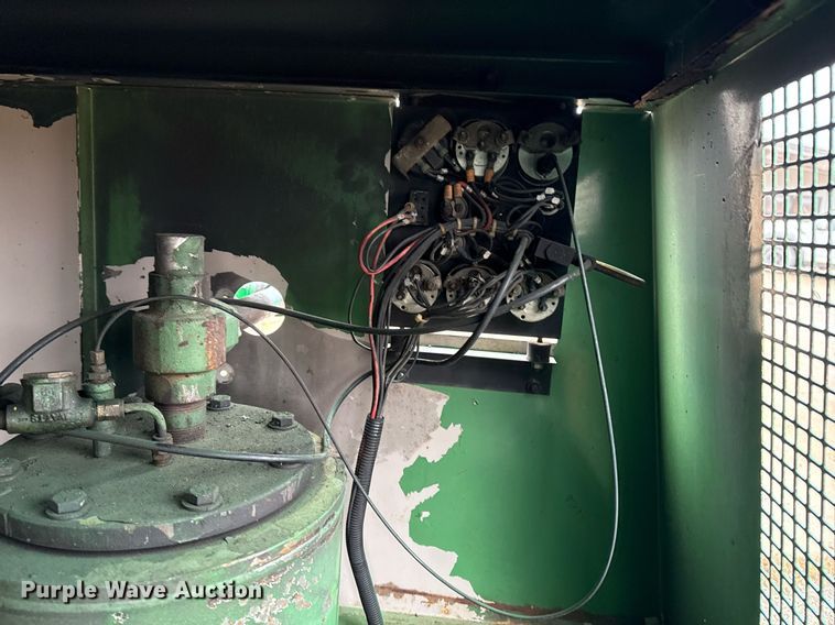 image for item DM5561 Sullair 185 air compressor