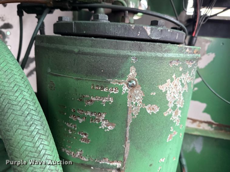 image for item DM5561 Sullair 185 air compressor