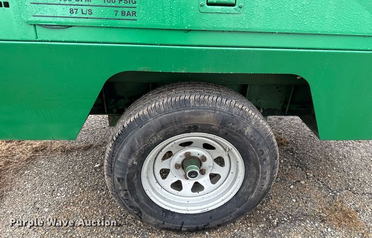 image for item DM5561 Sullair 185 air compressor