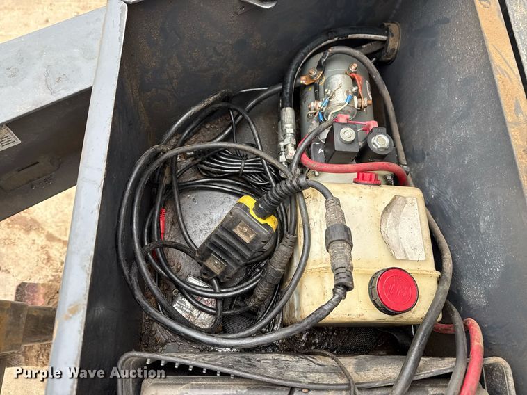 image for item DM5564 2019 Lamar dump trailer