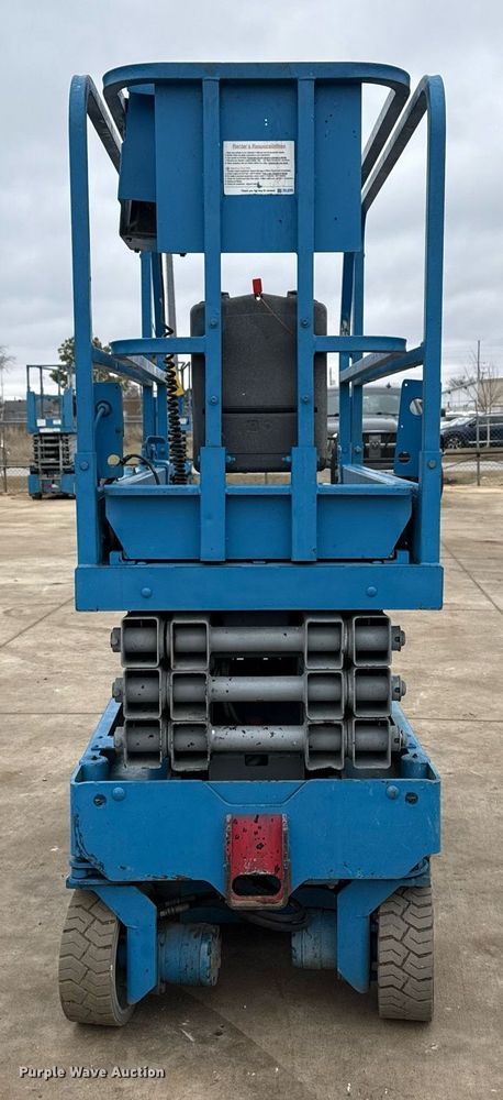 image for item DM5565 2005 Genie Lift GS-1930 scissor lift