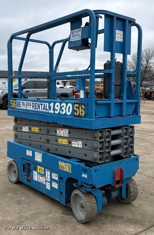 image for item DM5565 2005 Genie Lift GS-1930 scissor lift
