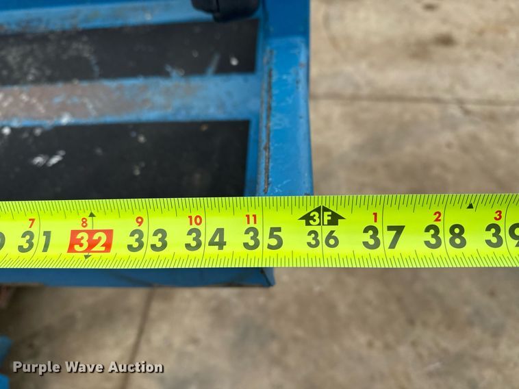 image for item DM5565 2005 Genie Lift GS-1930 scissor lift