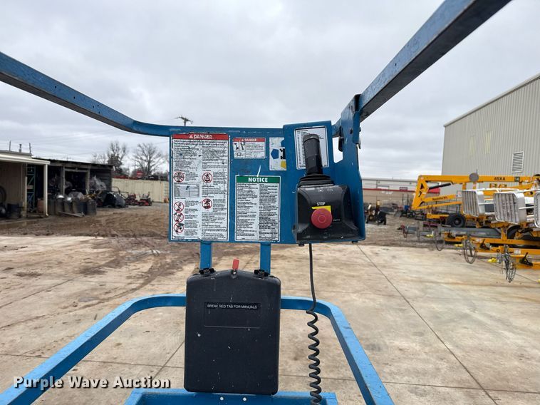 image for item DM5565 2005 Genie Lift GS-1930 scissor lift