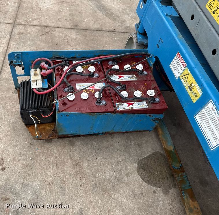 image for item DM5565 2005 Genie Lift GS-1930 scissor lift