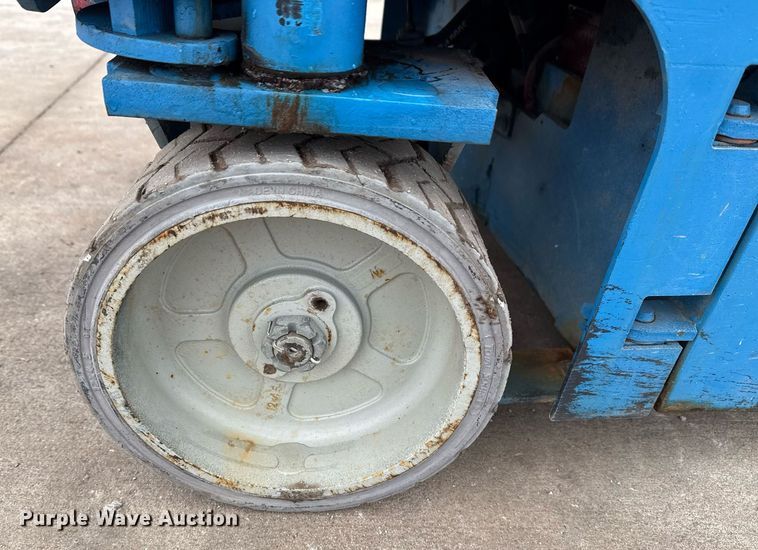 image for item DM5565 2005 Genie Lift GS-1930 scissor lift