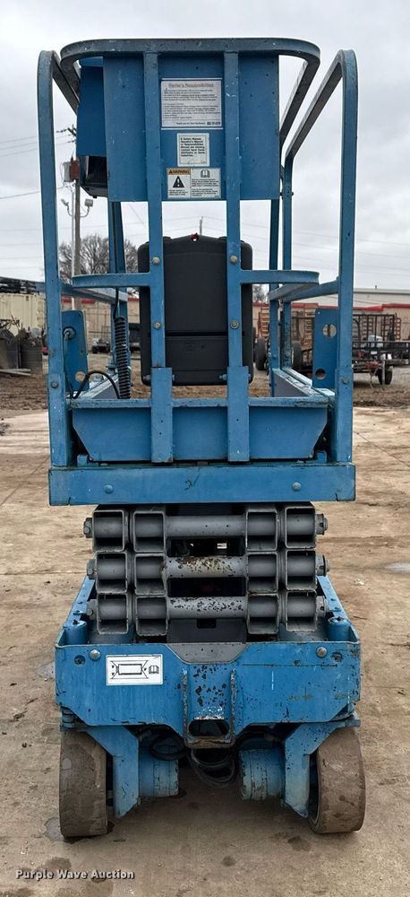 image for item DM5566 2005 Genie Lift GS-1930 scissor lift