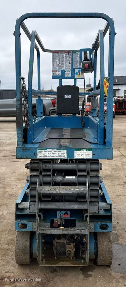 image for item DM5566 2005 Genie Lift GS-1930 scissor lift