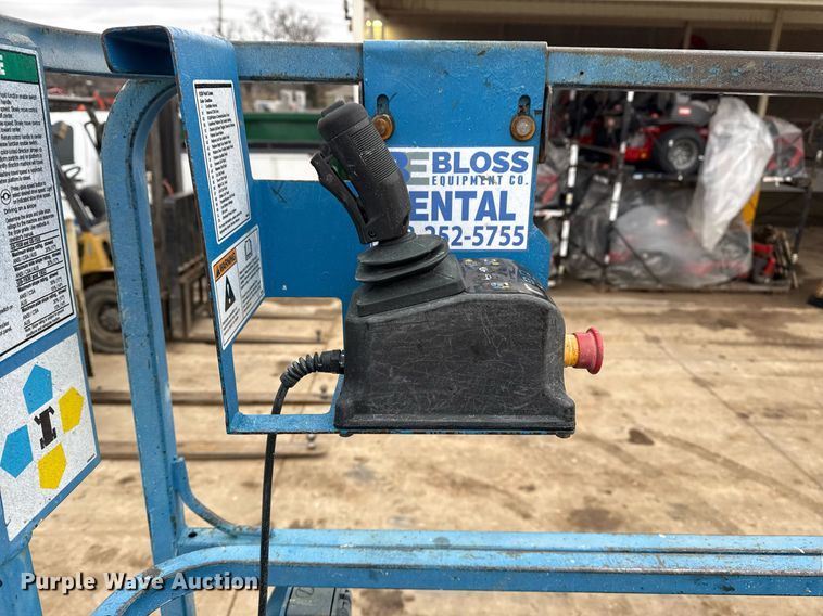 image for item DM5566 2005 Genie Lift GS-1930 scissor lift