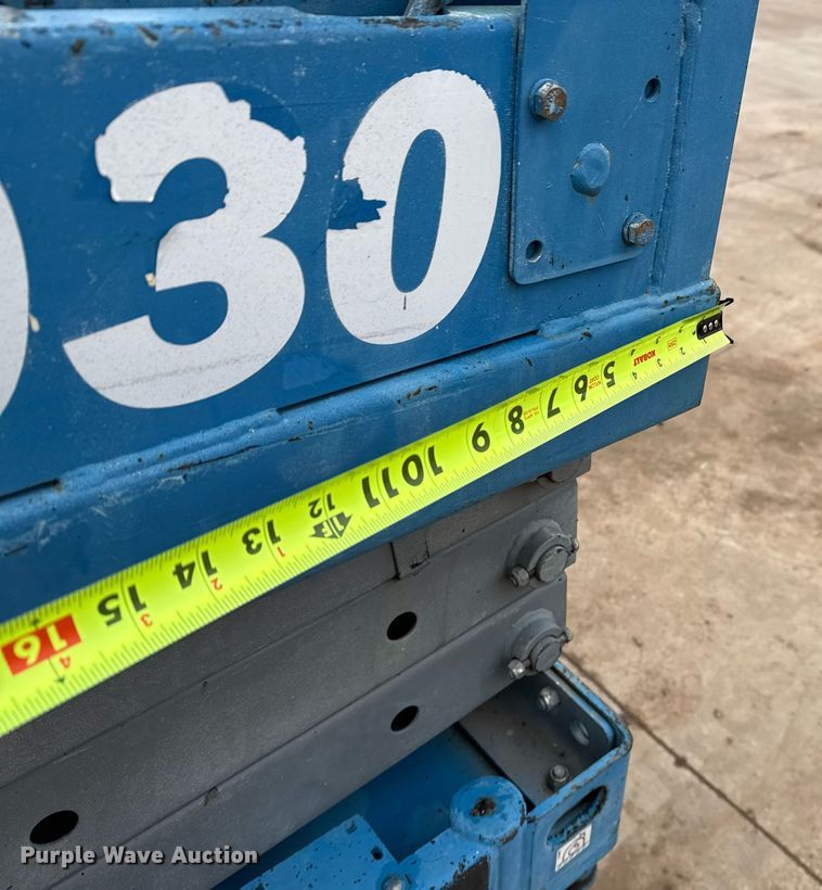 image for item DM5566 2005 Genie Lift GS-1930 scissor lift