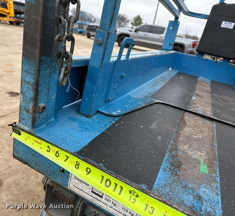 image for item DM5566 2005 Genie Lift GS-1930 scissor lift