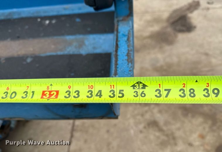 image for item DM5566 2005 Genie Lift GS-1930 scissor lift